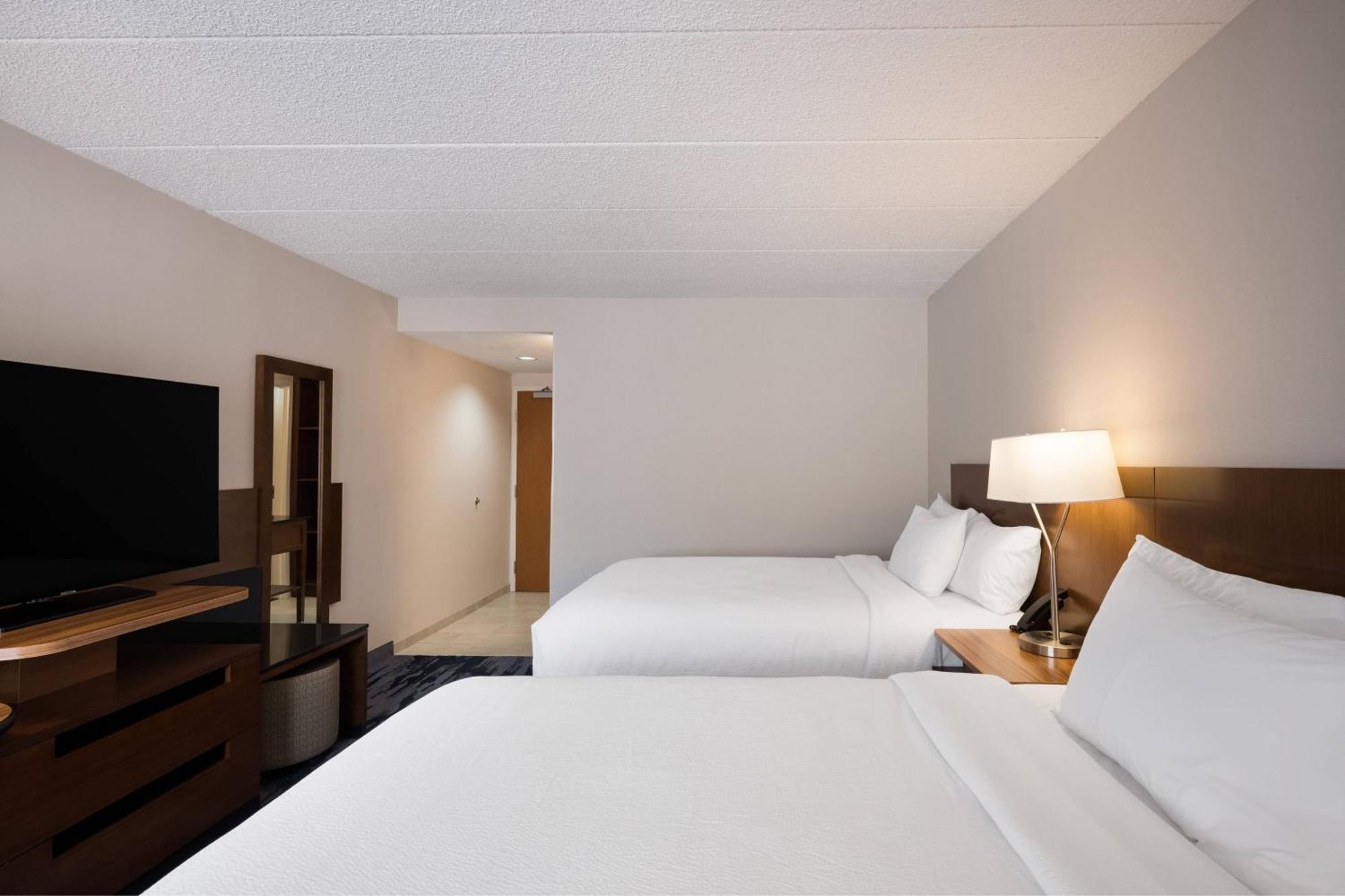 Fairfield Inn By Marriott Эймсбери Экстерьер фото