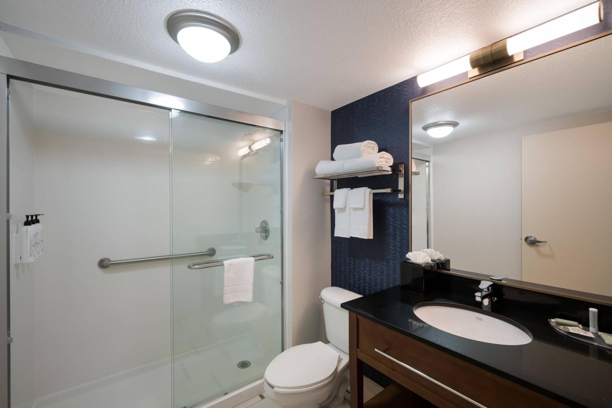 Fairfield Inn By Marriott Эймсбери Экстерьер фото