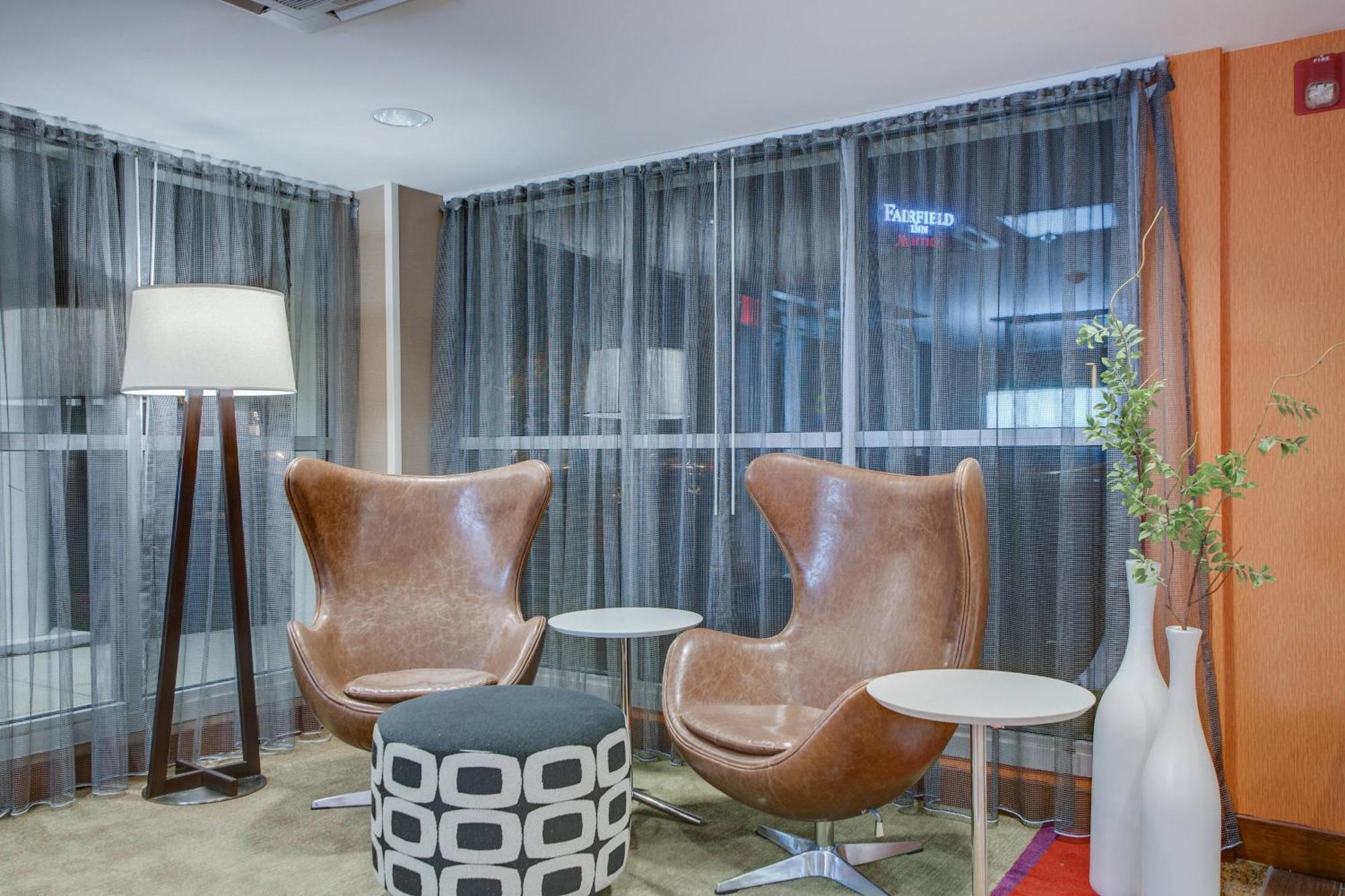Fairfield Inn By Marriott Эймсбери Экстерьер фото