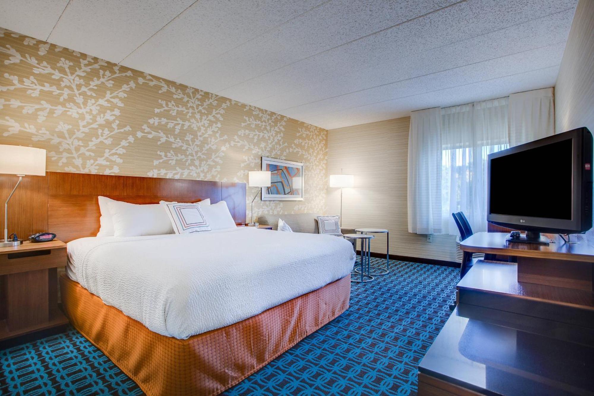Fairfield Inn By Marriott Эймсбери Экстерьер фото