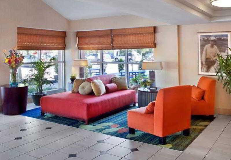 Fairfield Inn By Marriott Эймсбери Экстерьер фото